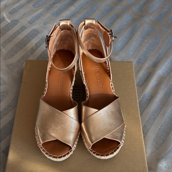 gentle souls Shoes - Gentle Souls Charli X Rose gold wedge
Sandal